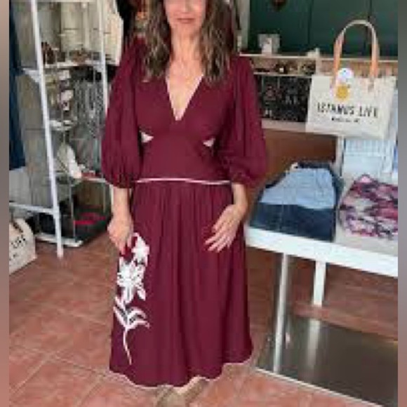 DRESS TO Chic Linen Long Sleeve Burgundy Dress NWT - Picture 2 of 10